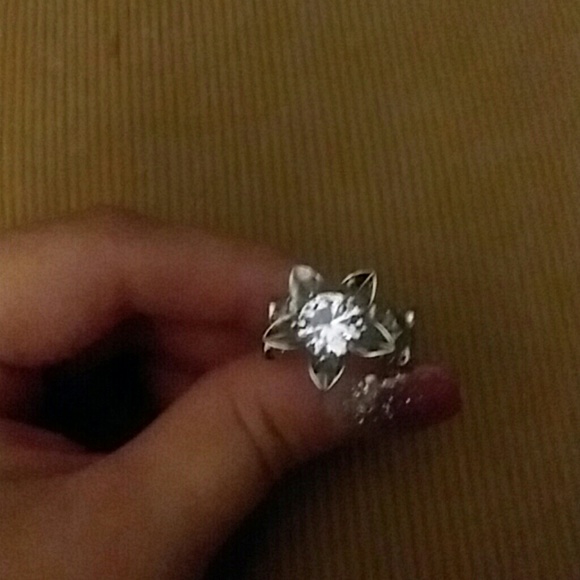 NWT just in. Sterling silver cz ring size 5 - Picture 2 of 4